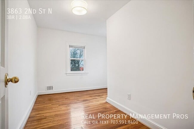 Building Photo - 3863 2nd St N