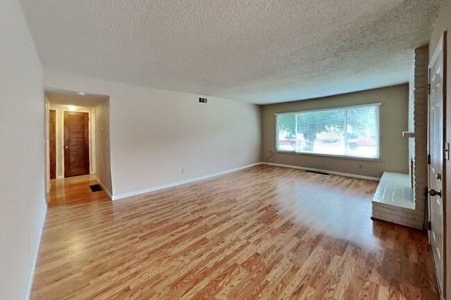 Building Photo - 10251029wo