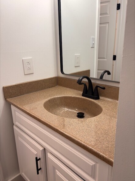 En-Suite Bathroom - 313 Valley Stream Ln