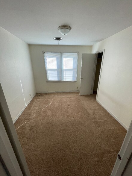 Building Photo - 5609 Irwin Rd