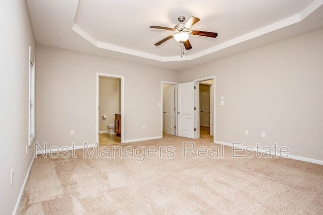 Building Photo - 450 Roanoke Dr