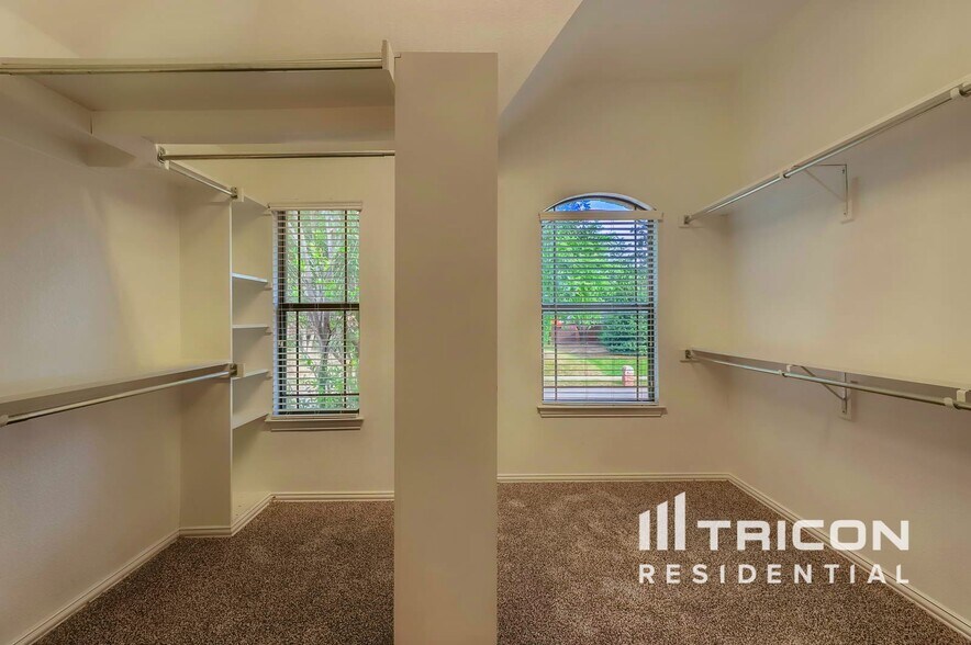 Building Photo - 8698 Fisher Dr