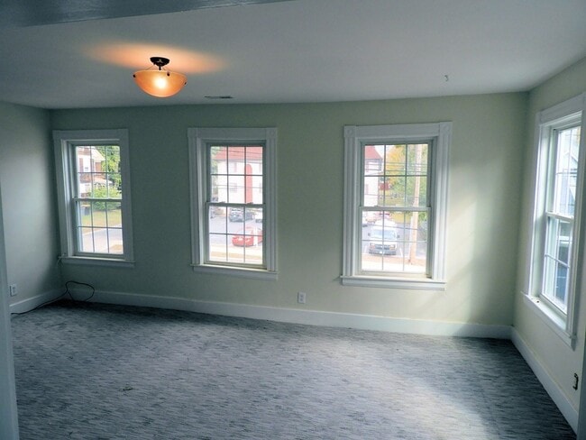 Building Photo - 254 Franklin St
