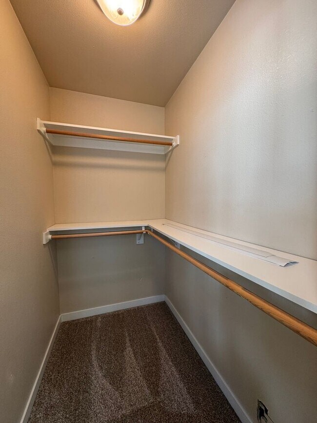 Building Photo - Cambridge Place I - 2241