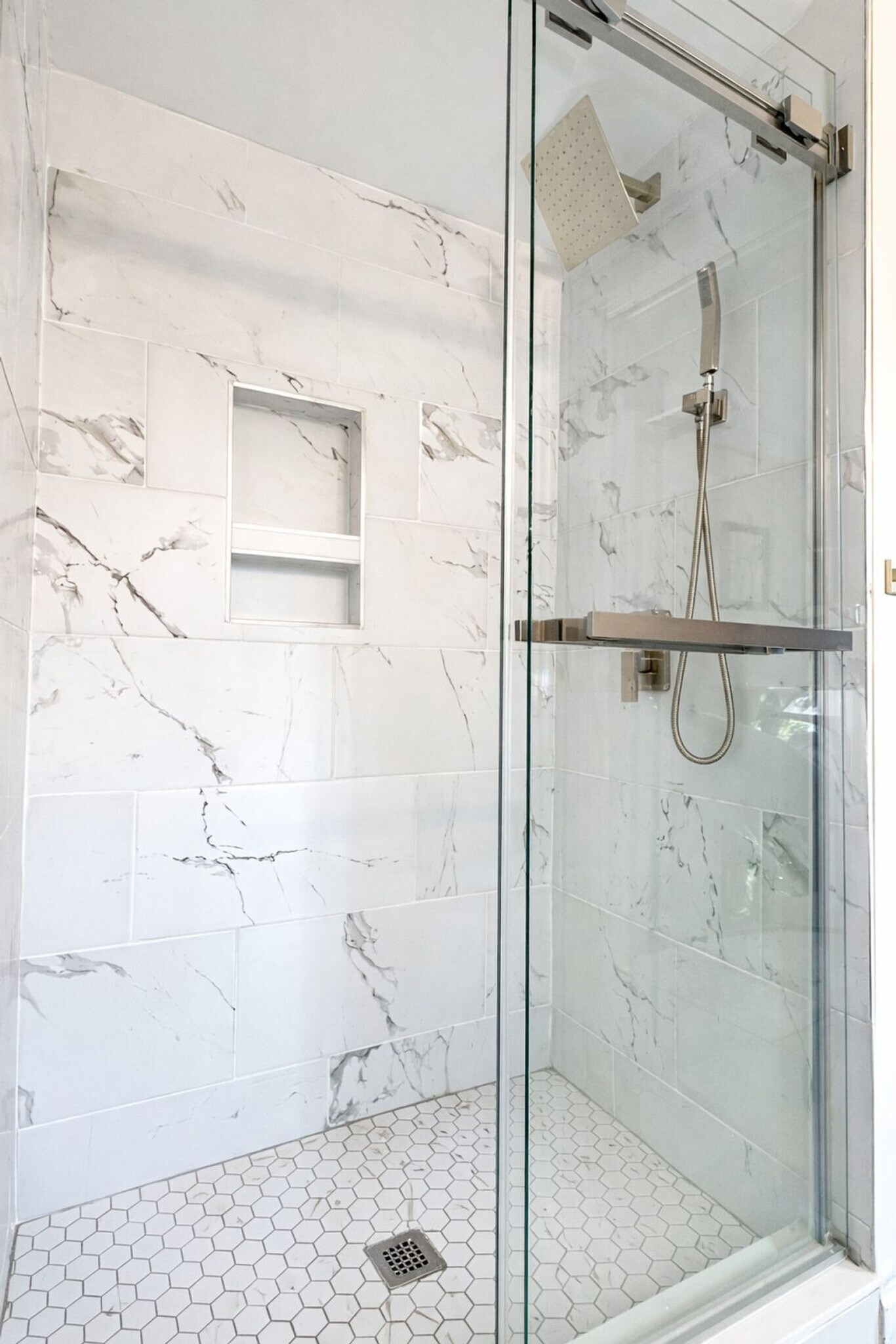 Building Photo - 7601 Bedfordshire Dr