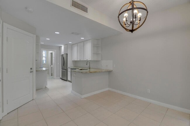 Building Photo - 468 Capistrano Dr