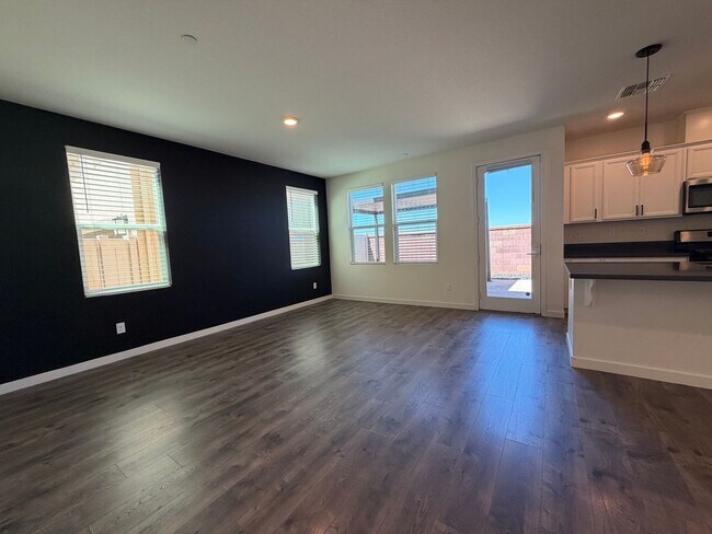 Building Photo - Beautiful 3-Bedroom Home in Anatolia