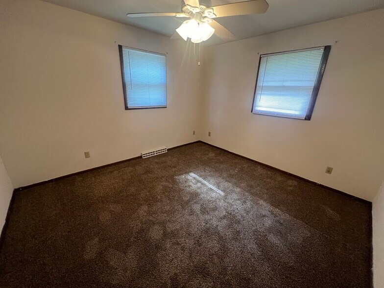 Building Photo - 7313 Farmington Way