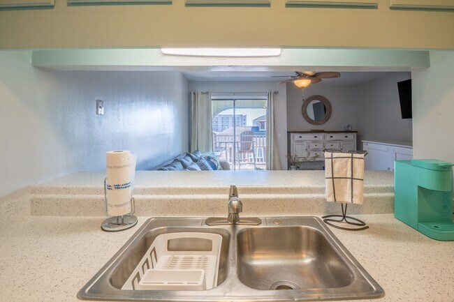 Building Photo - COZY,  FURNISHED OFF-SEAON MONTHLY RENTAL