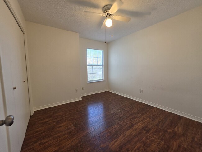 Building Photo - 2289 Estate Cir