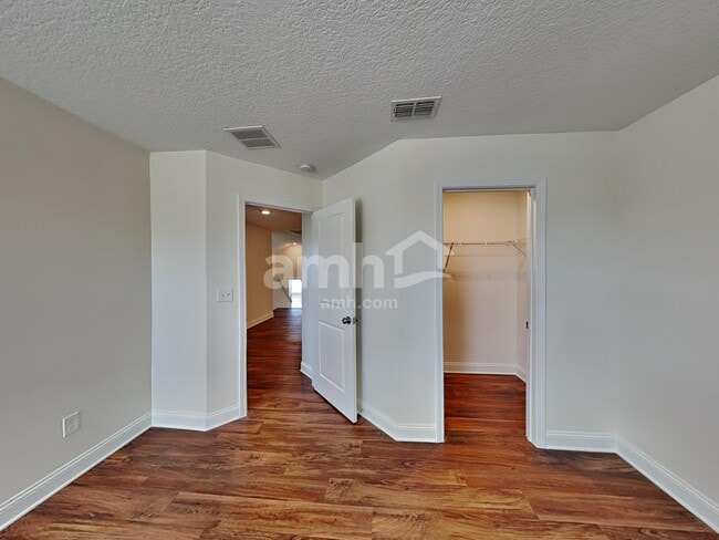 Building Photo - 32 Atlanta Dr