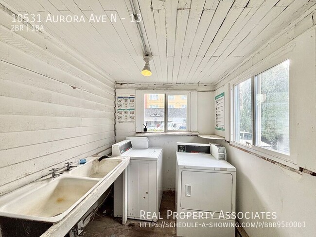 Building Photo - 10531 Aurora Ave N