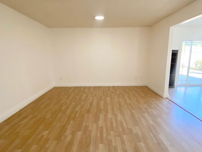 Building Photo - Beautiful Single Story Home Across From Ro...