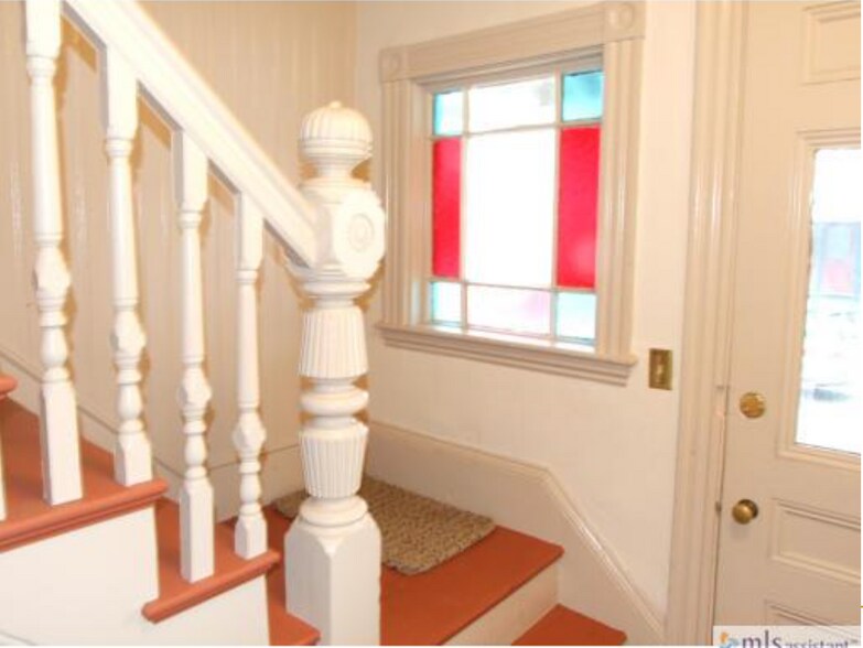 Building Photo - 30 Manning St