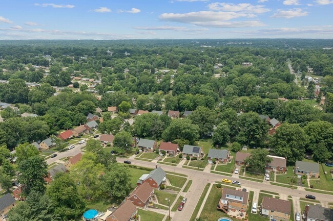 Building Photo - Delhi Township- Cute Single Family 4 bed, ...
