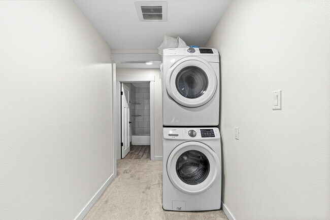Building Photo - 18605 NE Everett Ct
