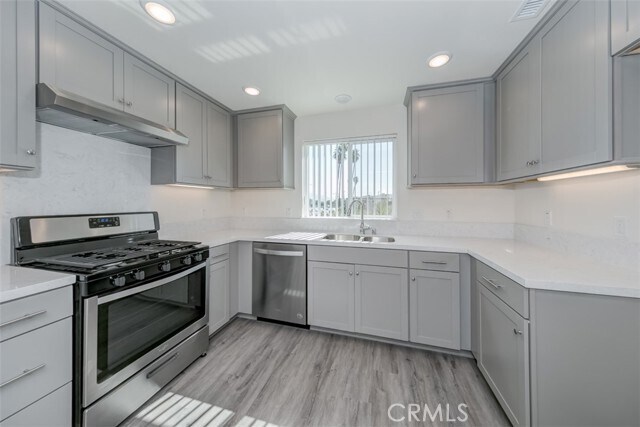 Building Photo - 9124 Huntington Dr