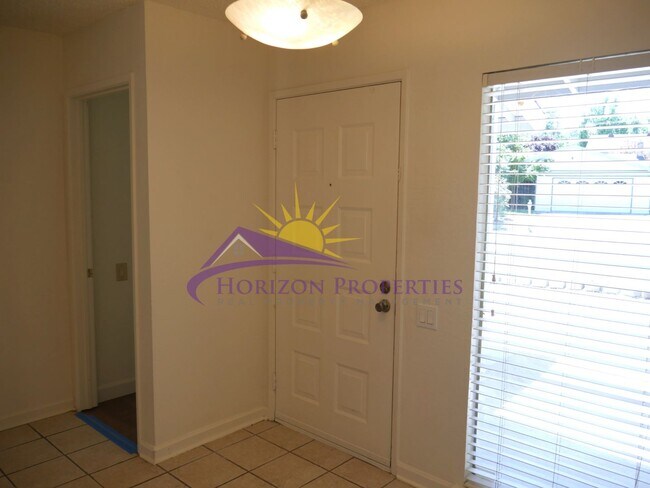 Building Photo - Open 4 Bed 2 Bath 1,407sqft Single Family Home