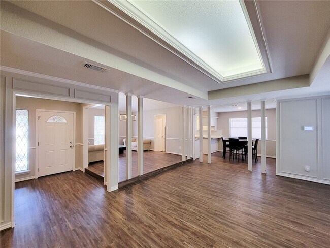 Building Photo - 6606 Brittany Park Ln