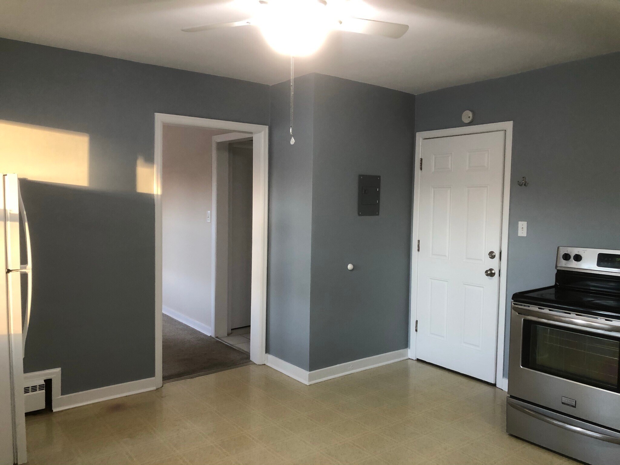 Building Photo - 545 Valley View Dr