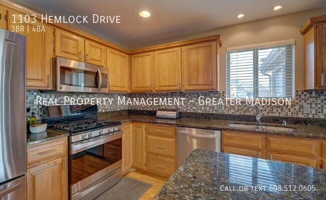 Building Photo - 1103 Hemlock Dr