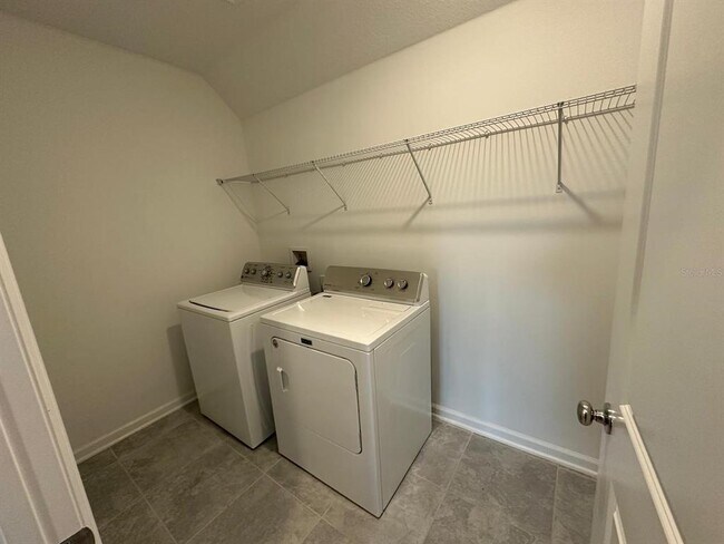 Building Photo - 2275 Pocky Wy