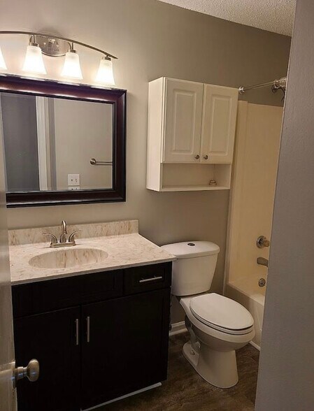 Building Photo - 5661 Hornaday Rd