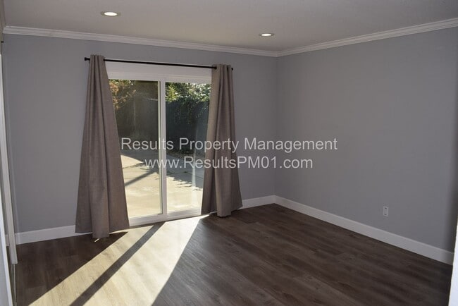 Building Photo - Lovely Upgraded Carmichael Home