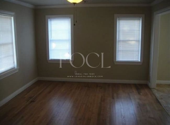 Building Photo - Beautiful Hardwood floors!  3/1/1 in the Medical District