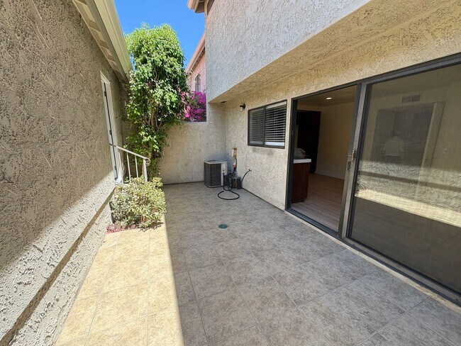 Building Photo - 6865 Valley Circle Blvd