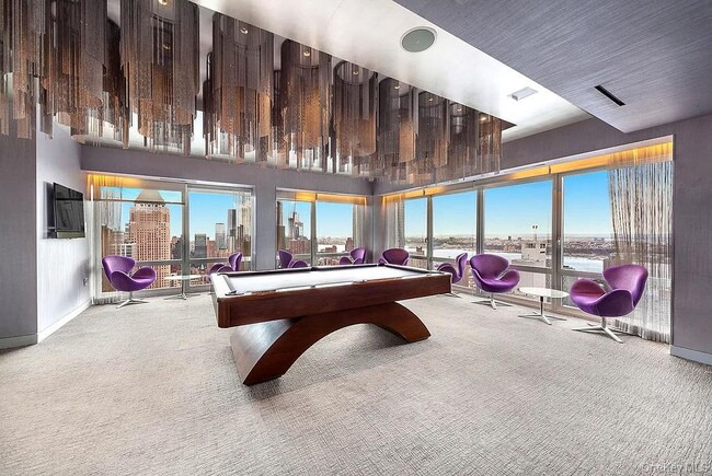 Building Photo - 322 W 57th St