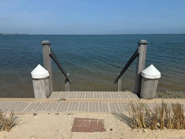 Building Photo - 25 Shinnecock Rd