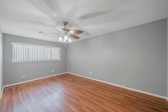 Building Photo - 10910 Vanderford Dr