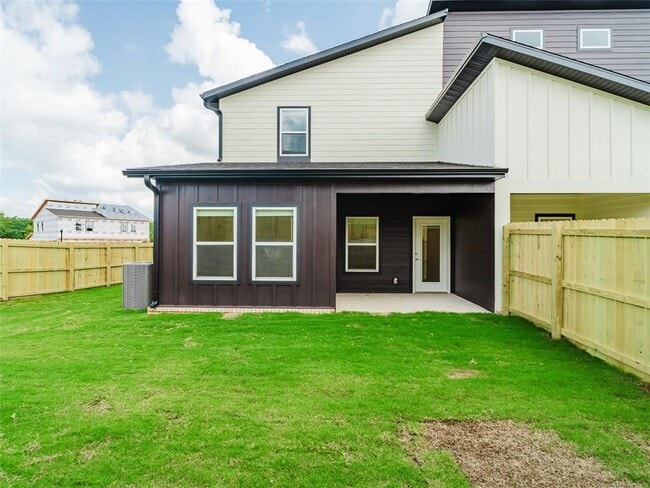 Building Photo - 1803 SW Casuarina Dr