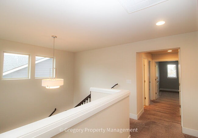 Building Photo - Newer Snohomish Home 3bed 3bath 1836sf 2 Car Garage with EV Charger A/C Equipped with a high-effi...