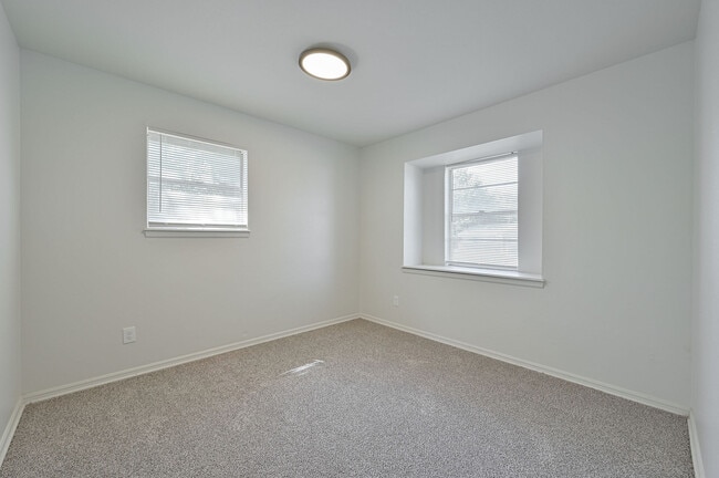 Building Photo - 3912 Parkwoods Ln