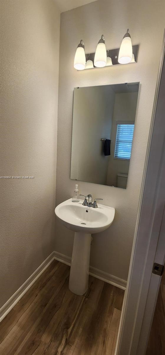 Building Photo - 9348 Westside Hls Dr