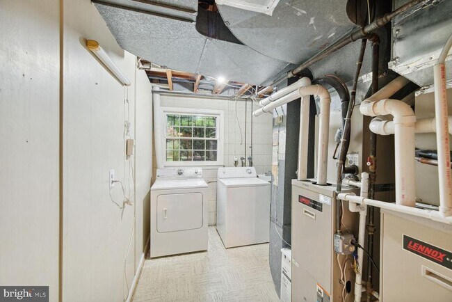 Building Photo - 6313 Stoneham Ln