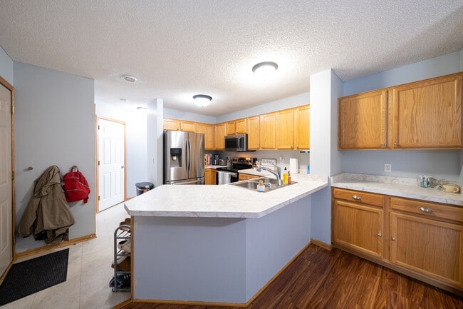 Building Photo - 17326 Lilac Ln SE