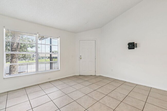 Building Photo - Spacious and Affordable 2/2 Condo In Lancelot at Winter Park