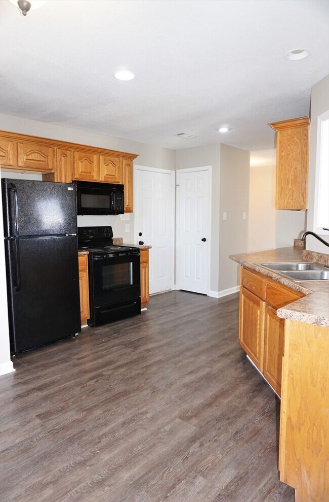 Building Photo - 3 Bed 2 Bath Home in Valley View District