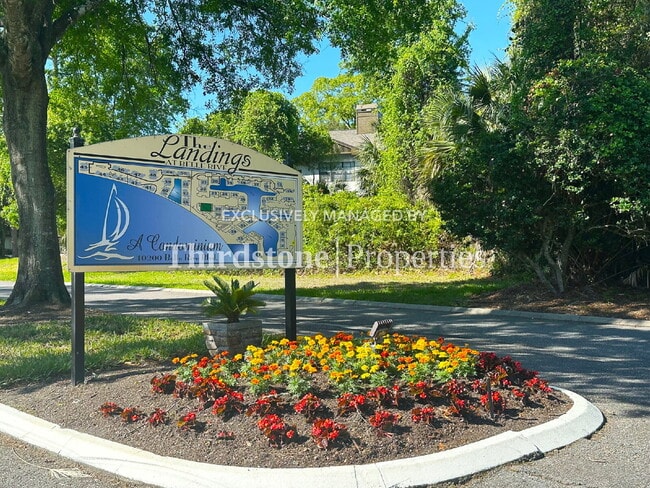 Building Photo - 10200 Belle Rive Blvd