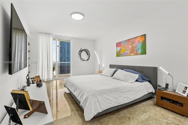 Building Photo - 901 Brickell Key Blvd