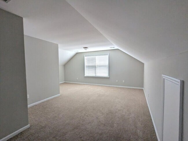 Building Photo - AVAILABLE NOW- 4BR/3.5BA IN COLONY NORTH