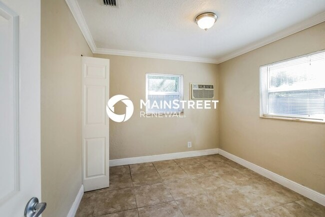 Building Photo - 2 Bedroom Pet-Friendly Home in Pompano Bea...