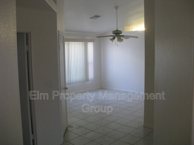 Building Photo - 5716 Grand Entries Dr