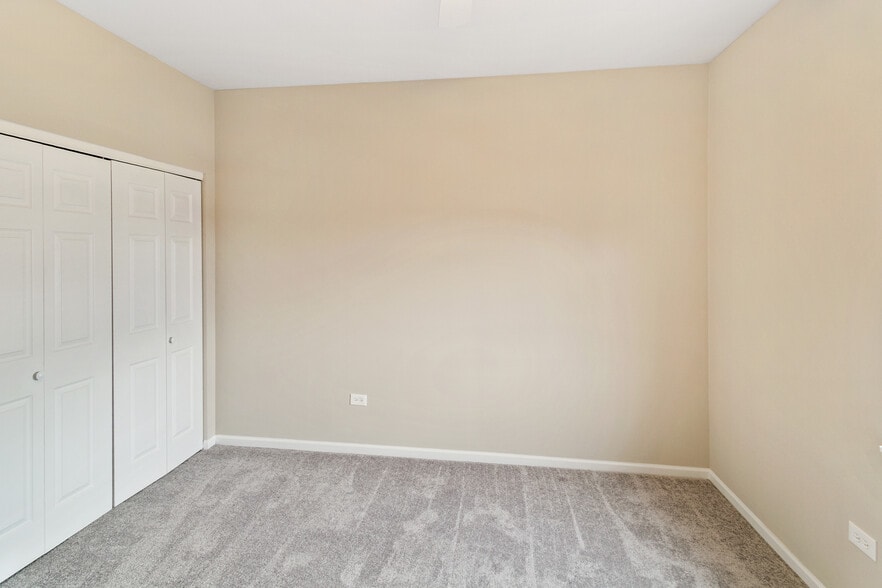 Building Photo - 1171 Mount Vernon Dr