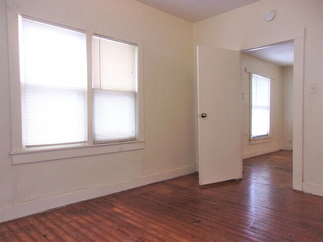 Building Photo - 523 SW 26th St