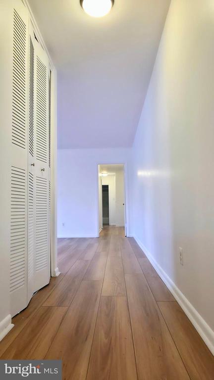 Building Photo - 10636 Montrose Ave