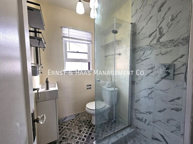 Building Photo - 332 Hermosa Ave